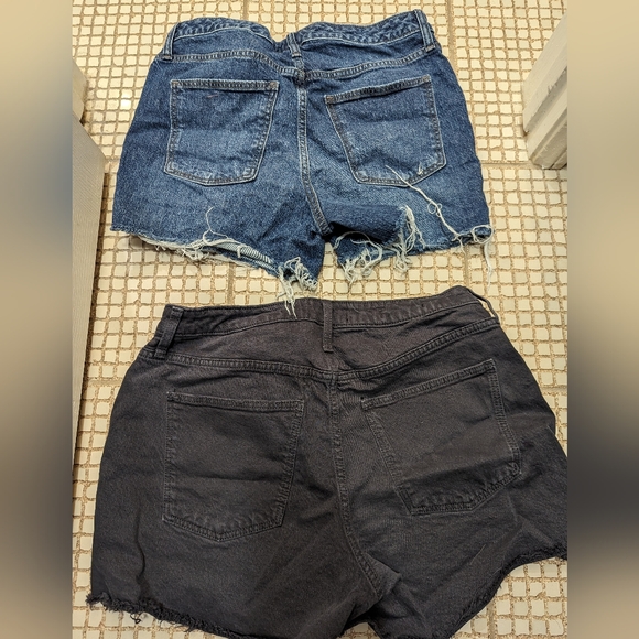 Universal Thread Shorts Bundle - Picture 3 of 3